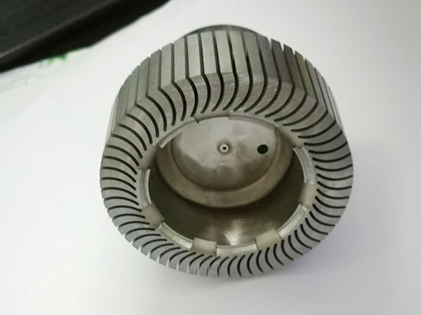 石龙慢走丝加工具备了哪些优点？